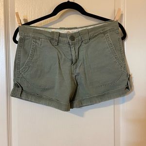 26 camo green Lucky Brand cuffed shorts